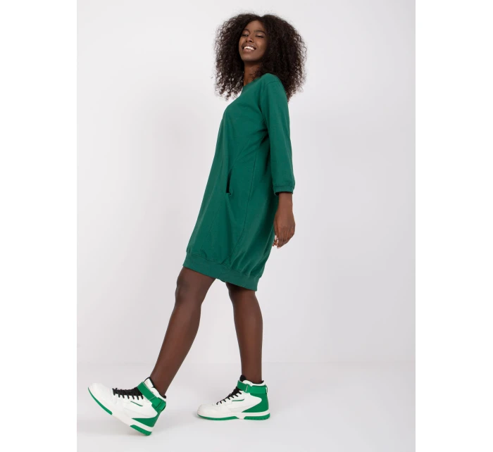 Šaty RV SK model 21782250 tmavě zelená - FPrice Šaty RV SK model 21782250 tmavě zelená - FPrice