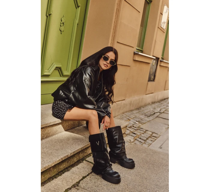 Zateplené nazouvací dámské kozačky na masivní platformě s kapsami Černé model 21710069 - Boto