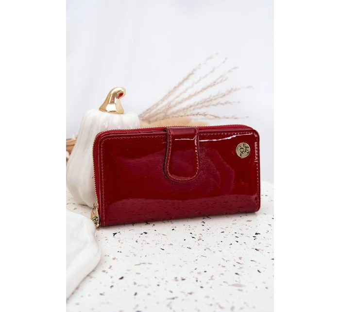 Lakovaná dámská peněženka se zlatým detailem Evlinne – červená