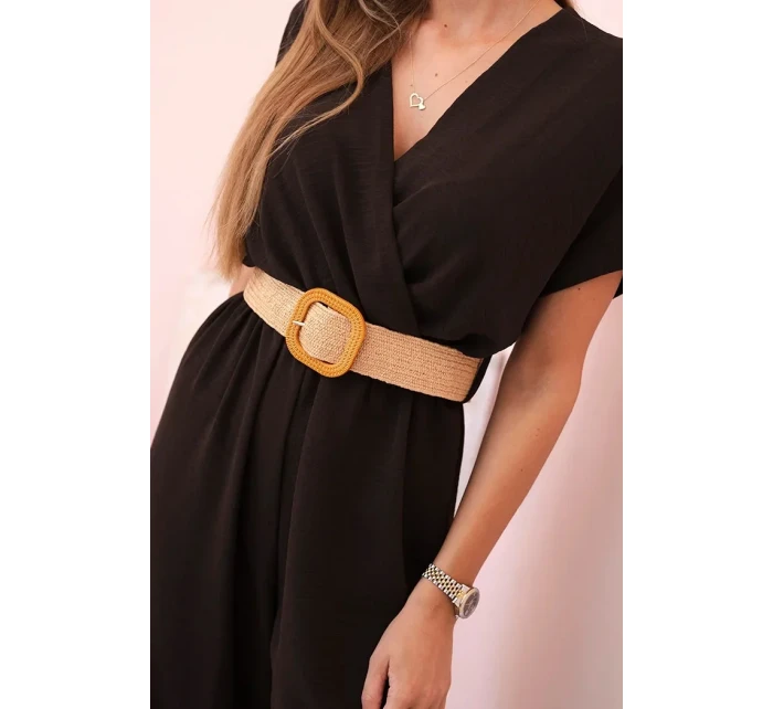 Kombinéza s ozdobným páskem v pase hnědý Kombinéza s ozdobným páskem v pase hnědý