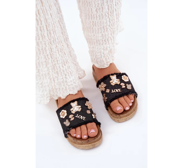 Dámské Pantofle Se Zlatými Přezkami Na Platformě Černé model 21700316 - Boto Dámské Pantofle Se Zlatými Přezkami Na Platformě Černé model 21700316 - Boto