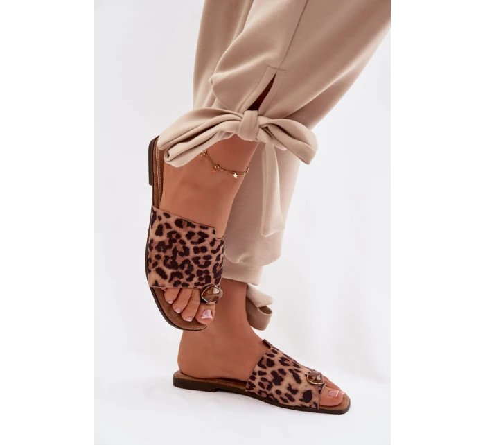 Dámské ploché pantofle s ozdobným detailem z eko semiše s leopardím vzorem Selavine