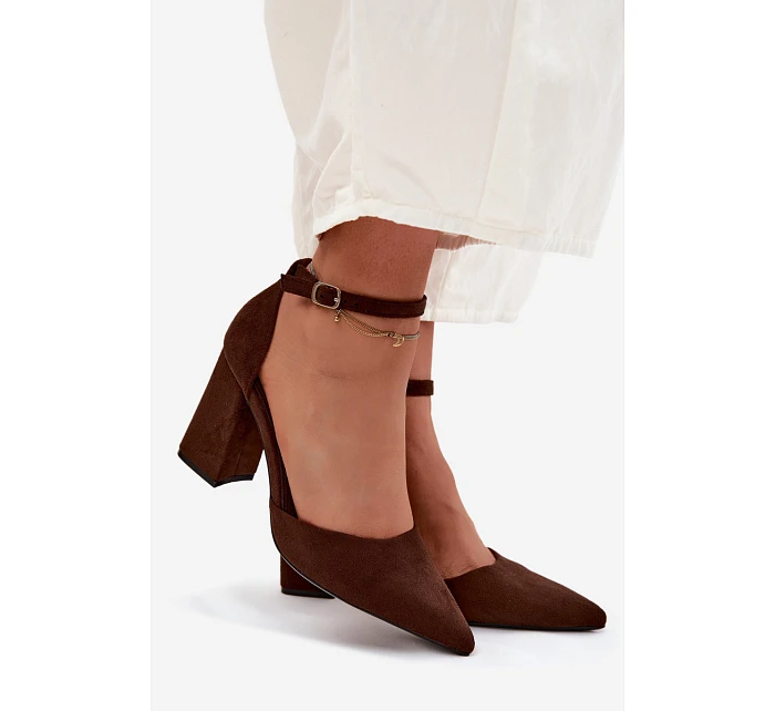 Lodičky na podpatku z imitace semiše v čokoládové barvě Selvra