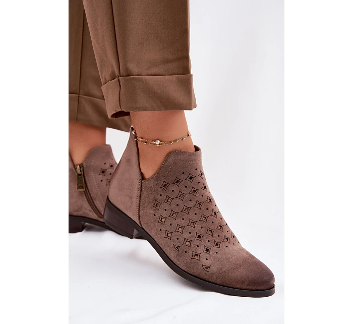 Dámské perforované kotníkové boty na nízkém podpatku Vinceza 58626 tmavě béžové Dámské perforované kotníkové boty na nízkém podpatku Vinceza 58626 tmavě béžové