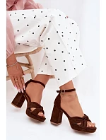 Dámské sandály na podpatku z imitace semiše čokoládové model 22107177 - Boto