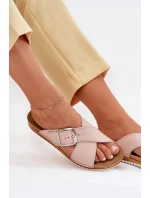 Kožené dámské pantofle s přezkou růžové model 21701900 - Inblu Kožené dámské pantofle s přezkou růžové model 21701900 - Inblu