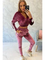 Velurová souprava s nápisem Queen tmavě růžová Velurová souprava s nápisem Queen tmavě růžová