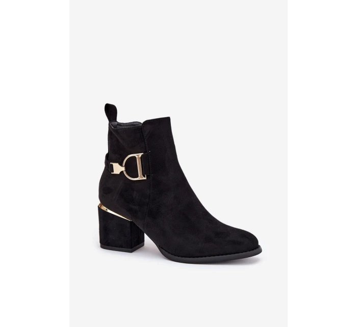 Zateplené dámské boty na podpatku se zlatými prvky černé model 21708256 - Boto Zateplené dámské boty na podpatku se zlatými prvky černé model 21708256 - Boto