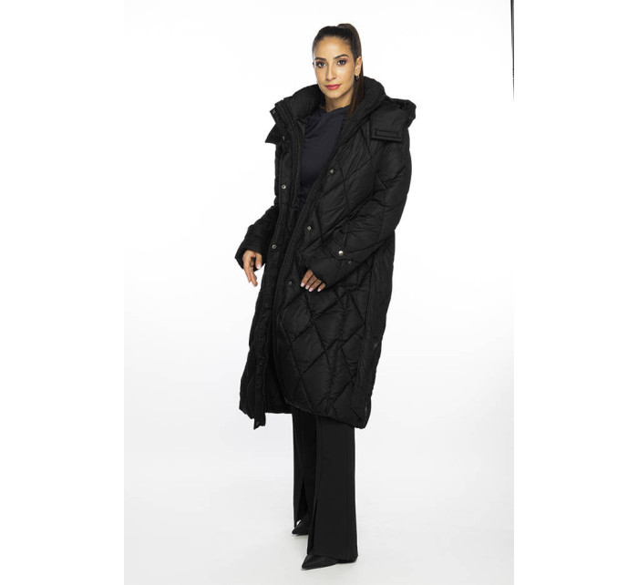 Černá dlouhá prošívaná zimní bunda s kapucí model 19382379 - Ann Gissy
