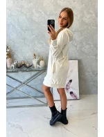 Velurové šaty s kapucí ecru Velurové šaty s kapucí ecru