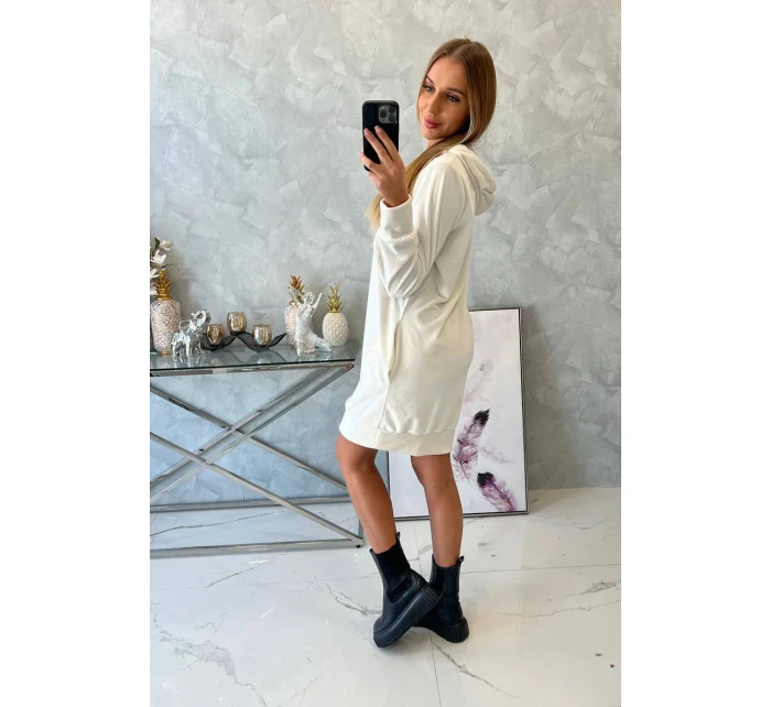 Velurové šaty s kapucí ecru Velurové šaty s kapucí ecru