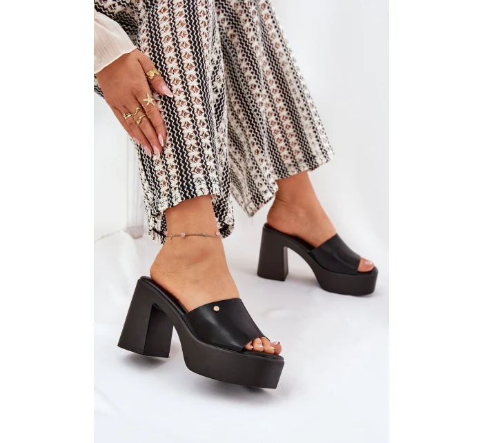 Dámské Pantofle Z Eko Kůže Na Podpatku A Platformě Černé Tamirella Dámské Pantofle Z Eko Kůže Na Podpatku A Platformě Černé Tamirella
