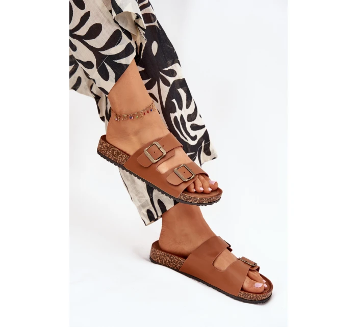Dámské sandály na korkové platformě s přezkami Camel model 21704312 - EVENTO