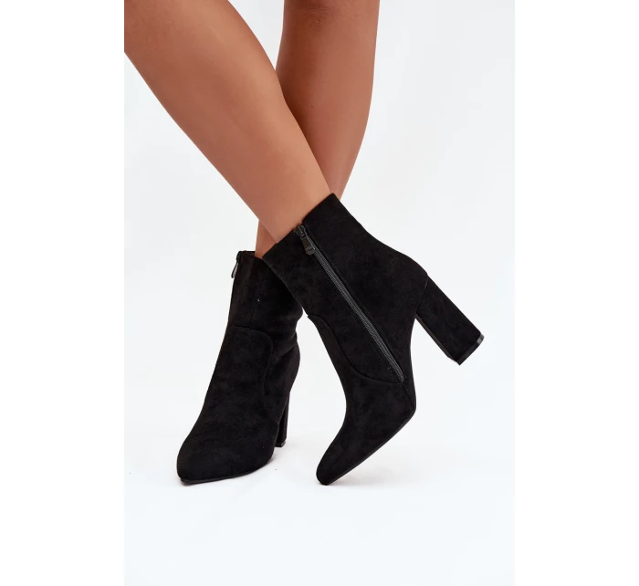 Dámské botky Pralina – zateplené, na sloupkovém podpatku, černé Dámské botky Pralina – zateplené, na sloupkovém podpatku, černé