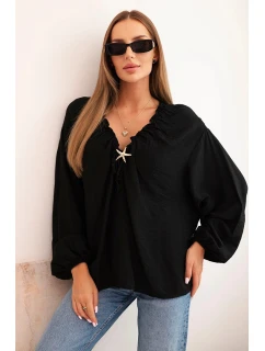 Dámská blůza s s výstřihem a ozdobou černá model 21266188 - K-Fashion