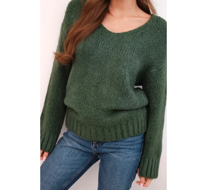 Dámský svetr z měkké pleteniny s výstřihem do V khaki Dámský svetr z měkké pleteniny s výstřihem do V khaki