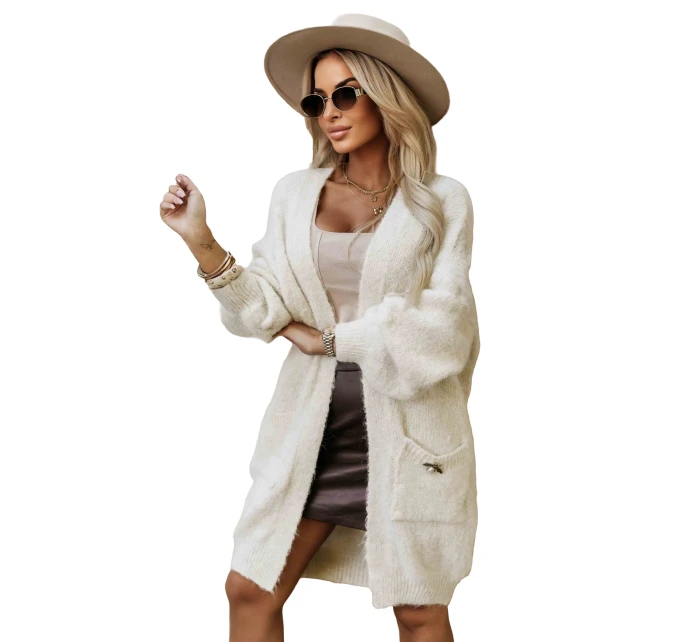 Módní oversize svetr s ozdobnou broží a kapsami béžový model 21322456 - numoco basic