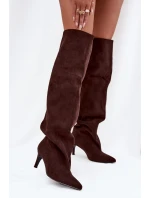 Dámské kozačky na jehlovém podpatku bez zapínání v čokoládové barvě model 21707734 - Boto