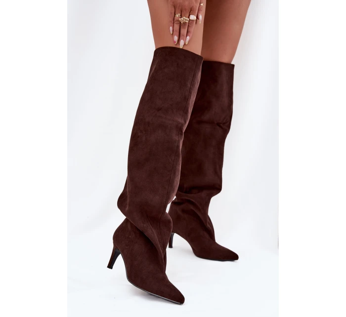 Dámské kozačky na jehlovém podpatku bez zapínání v čokoládové barvě model 21707734 - Boto