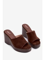 pantofle na platformě čokoládové model 21919265 - Boto