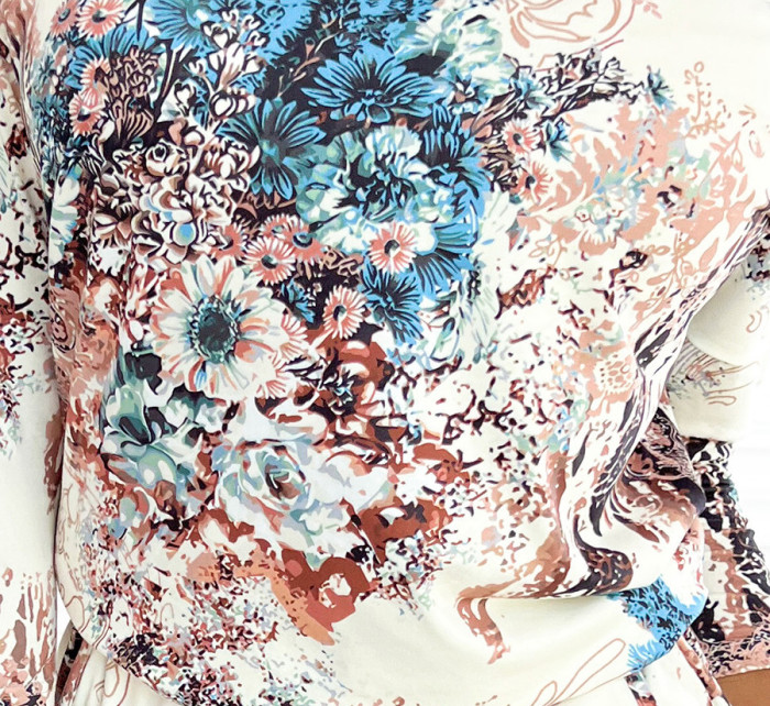 Béžové dámské sportovní šaty s vzorem světle modrých květů a s kapsičkami 13-146