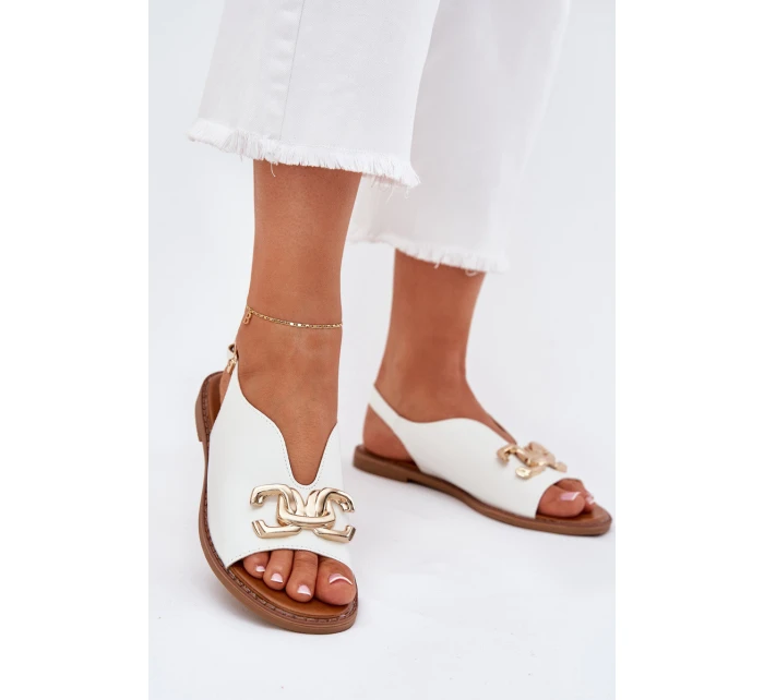 Dámské Sandály Na Plochém Podpatku Se Zlatou Dekorací Bílé Amelira Dámské Sandály Na Plochém Podpatku Se Zlatou Dekorací Bílé Amelira