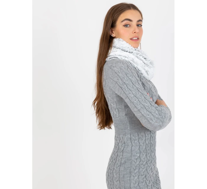 Tunelová šála AT KM model 21370637 bílá a černá - FPrice Tunelová šála AT KM model 21370637 bílá a černá - FPrice