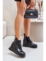 Lakované kotníkové boty na klínku zateplené Vinceza černé Lakované kotníkové boty na klínku zateplené Vinceza černé