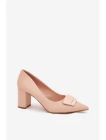 Lodičky na podpatku s ozdobou béžové model 21704571 - Boto