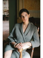 S415 Košilové šaty vázané v pase - khaki barva