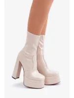 Lakované Kotníkové Boty Na Platformě A Vysokém Podpatku Béžové Lotisha Lakované Kotníkové Boty Na Platformě A Vysokém Podpatku Béžové Lotisha