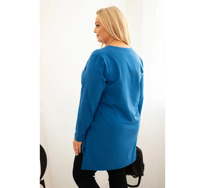 Dámská blůza s delším zadním dílem a potiskem model 21397675 - K-Fashion Dámská blůza s delším zadním dílem a potiskem model 21397675 - K-Fashion