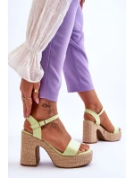 Pohodlné semišové sandály na podpatku Světle zelená model 21613574 - Boto Pohodlné semišové sandály na podpatku Světle zelená model 21613574 - Boto