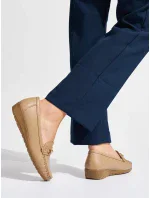 Praktické hnědé dámské  mokasíny na klínku