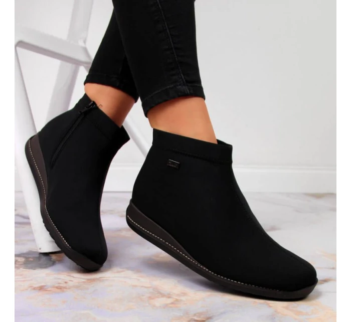 Černé zateplené dámské boty Rieker W 98251-00 dámské