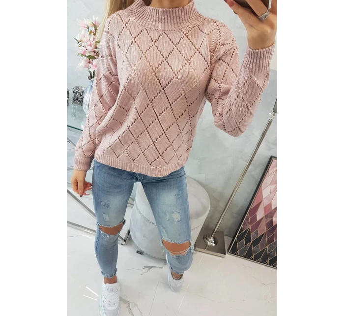 Svetr s polovičním rolákem a kosočtvercovým vzorem pudrově růžový