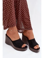 Dámské pantofle na platformě Černé model 21919251 - Boto