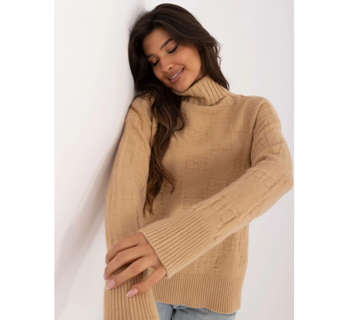 Sweter AT SW camelowy model 20459081 - FPrice Sweter AT SW camelowy model 20459081 - FPrice
