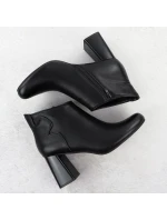 Elegantní černé kožené boty na jehlovém podpatku model 21905504 - JEZZI