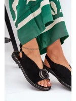 Elegantní Dámské Sandály S Zlatou Ozdobou Na Plochém Podpatku Černé S.Barski model 21685679 - Boto Elegantní Dámské Sandály S Zlatou Ozdobou Na Plochém Podpatku Černé S.Barski model 21685679 - Boto