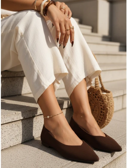 Baleriny damskie zamszowe z noskiem w szpic brązowe FashionStreet ZY1423