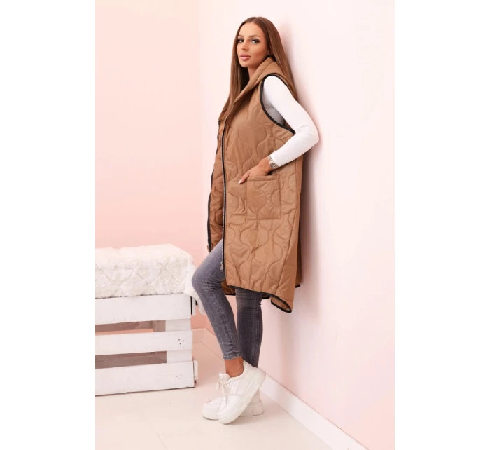 Dámská prošívaná vesta Plus Size s kapucí na zip camelová