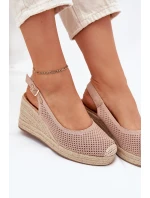 Dámské sandály na klínu s pletením růžové model 21699676 - Boto Dámské sandály na klínu s pletením růžové model 21699676 - Boto