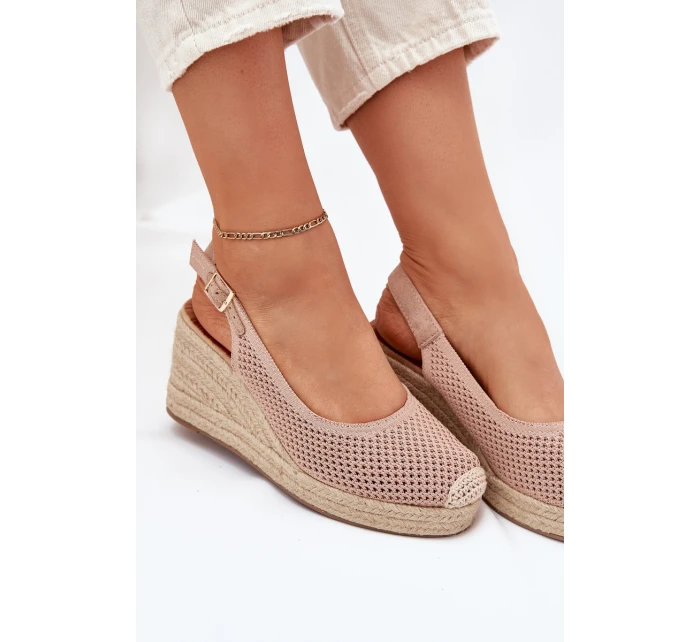 Dámské sandály na klínu s pletením růžové model 21699676 - Boto Dámské sandály na klínu s pletením růžové model 21699676 - Boto