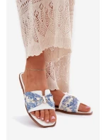 Dámské Pantofle Na Plochém Podpatku S Mašlí Bílé model 21702412 - Boto Dámské Pantofle Na Plochém Podpatku S Mašlí Bílé model 21702412 - Boto