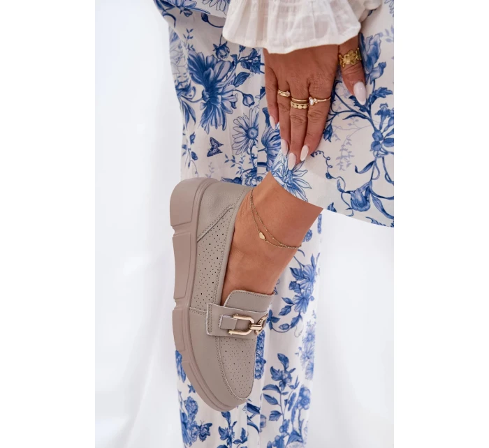 Dámské kožené mokasíny se zlatým detailem Vinceza – tmavě béžové Dámské kožené mokasíny se zlatým detailem Vinceza – tmavě béžové