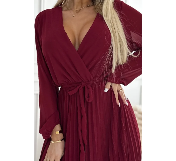 Dámské plisované šifonové šaty ve vínové barvě s výstřihem, dlouhými rukávy a páskem pro zavazování model 21310318 - numoco basic