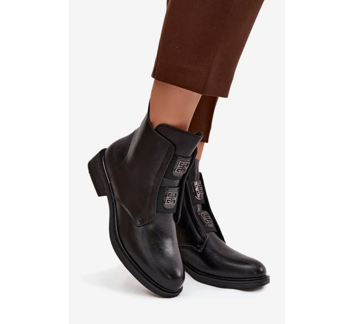 Dámské zateplené boty Tavressa – černé, s nízkým podpatkem a ozdobami Dámské zateplené boty Tavressa – černé, s nízkým podpatkem a ozdobami