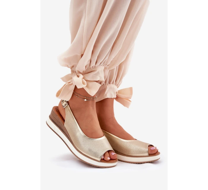 Kožené Sandály Na  Zlaté model 21693568 - Artiker