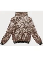 Krátká lesklá dámská v barvě cappuccino se stojáčkem model 18848646 - J.STYLE